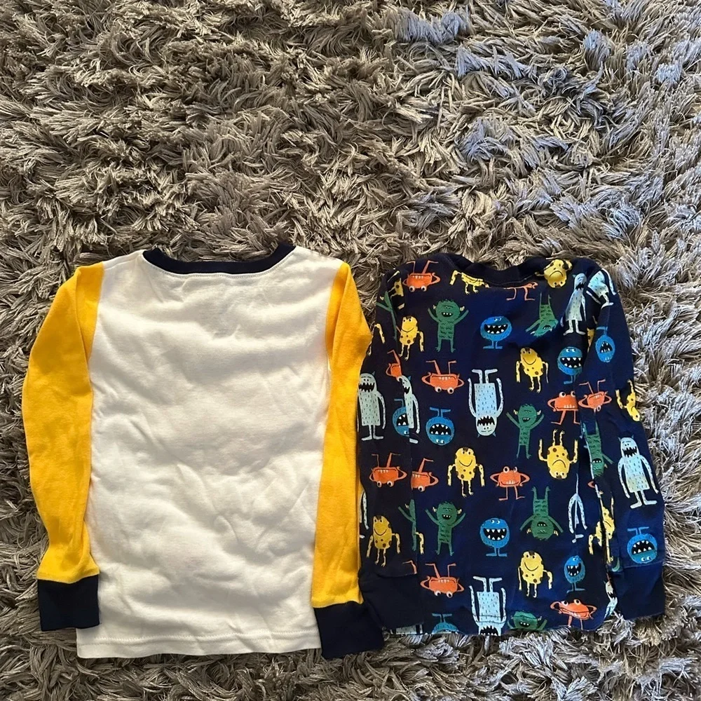 Carters 4T boy pajama tops 2pcs